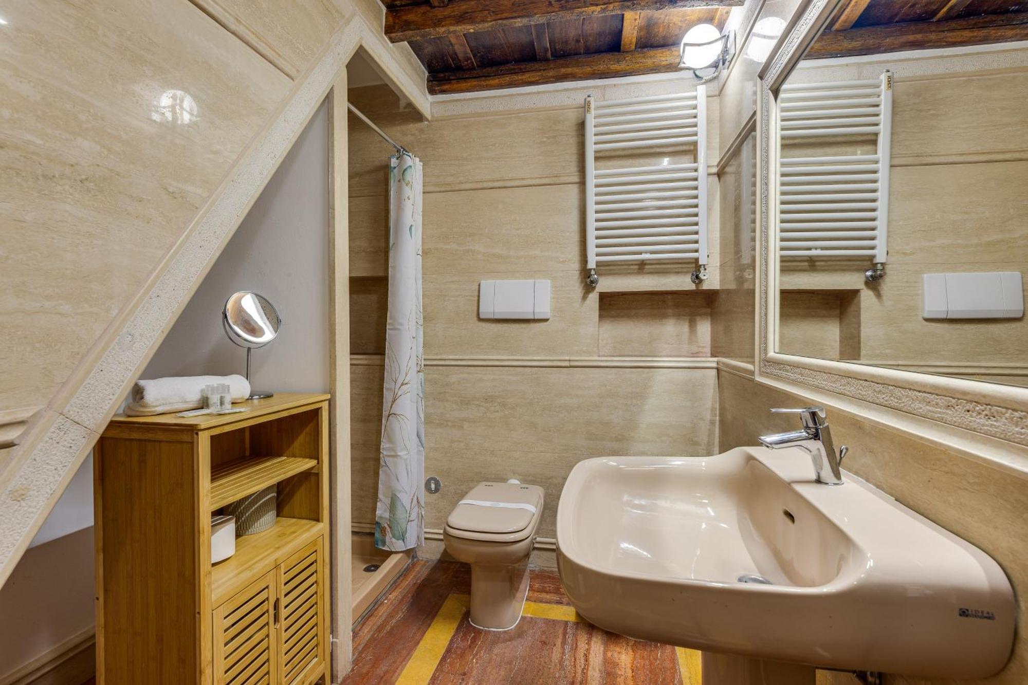 Apartment Borgo Pio Experience Rom